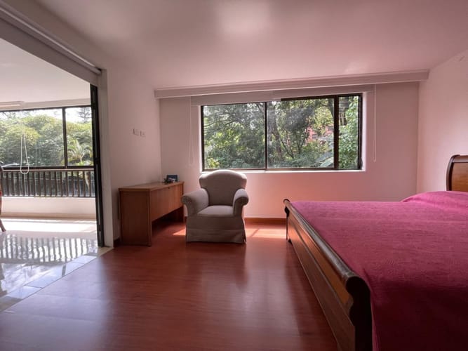 Apartamento de 3 alcobas en venta en Altos Del Poblado, Medellín, 210 m² · foto 14 de 23