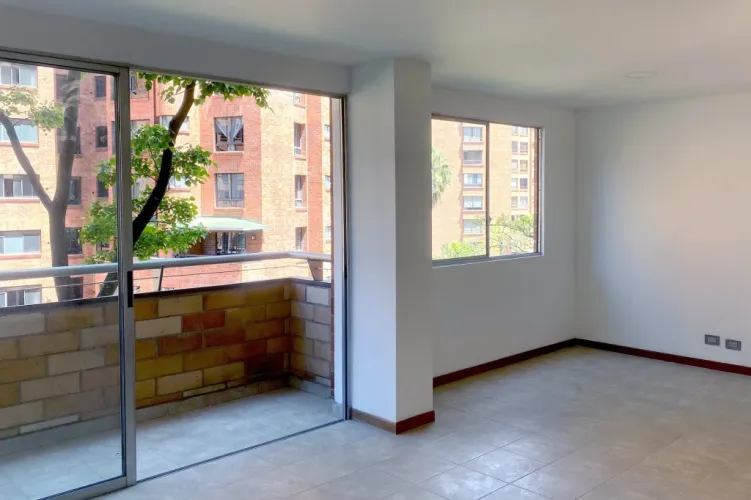 Apartamento de 3 alcobas en arriendo en Patio Bonito, Medellín, 91 m² · foto 2 de 16