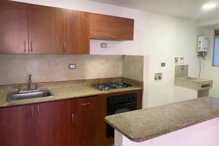 Apartamento de 3 alcobas en arriendo en Patio Bonito, Medellín, 91 m² · foto 5 de 16