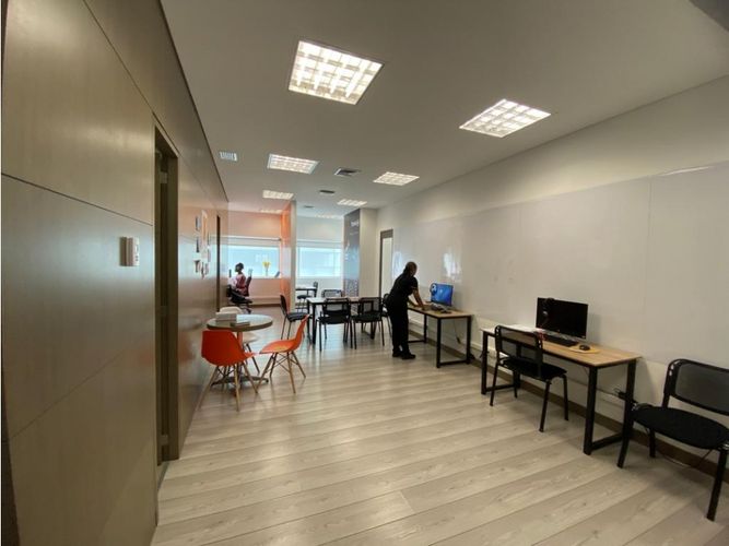 Oficina en arriendo en Ciudad Del Río, Medellín, 60 m² · foto 2 de 14