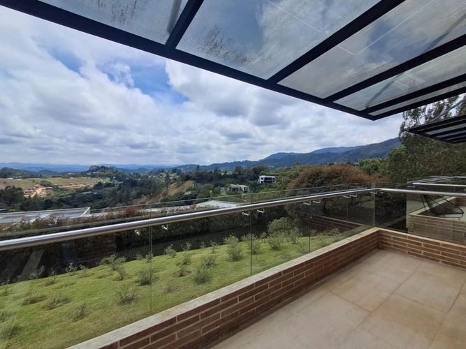 Casa de 5 alcobas en venta en Alcala, Envigado, 582 m² · foto 6 de 23