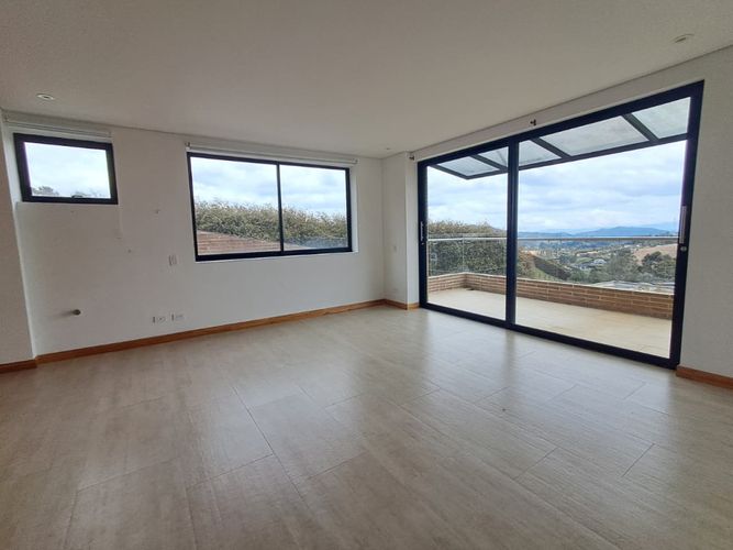 Casa de 5 alcobas en venta en Alcala, Envigado, 582 m² · foto 7 de 23