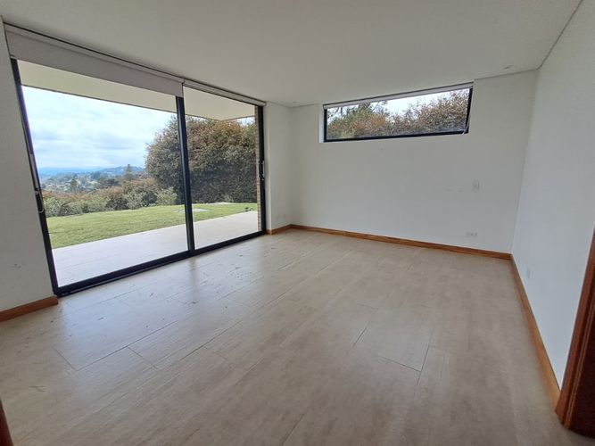 Casa de 5 alcobas en venta en Alcala, Envigado, 582 m² · foto 10 de 23