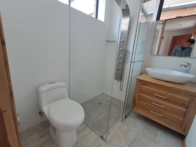 Casa de 5 alcobas en venta en Alcala, Envigado, 582 m² · foto 11 de 23