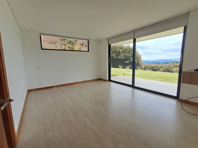 Casa de 5 alcobas en venta en Alcala, Envigado, 582 m² · foto 12 de 23