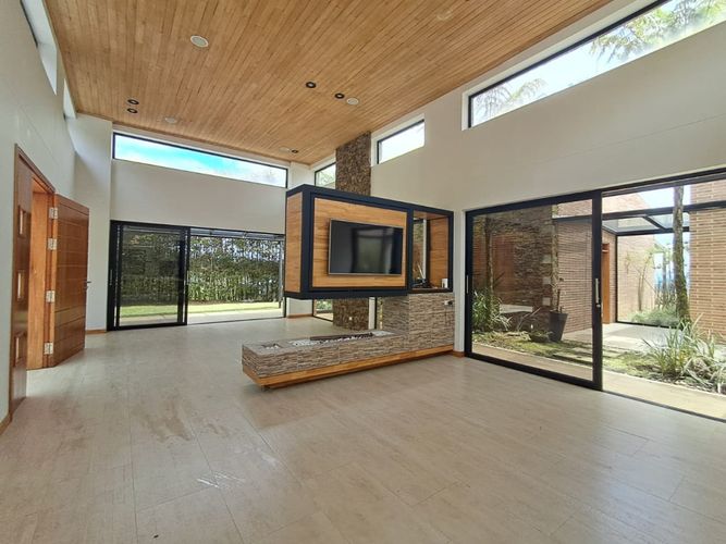 Casa de 5 alcobas en venta en Alcala, Envigado, 582 m² · foto 19 de 23