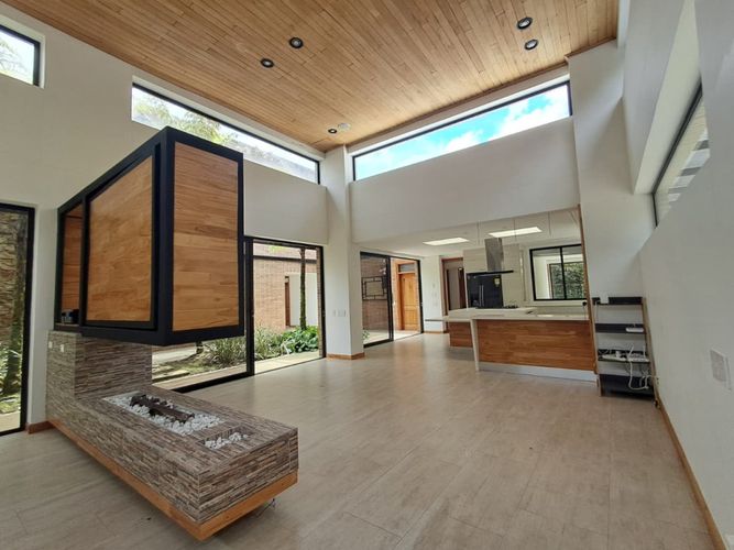 Casa de 5 alcobas en venta en Alcala, Envigado, 582 m² · foto 20 de 23