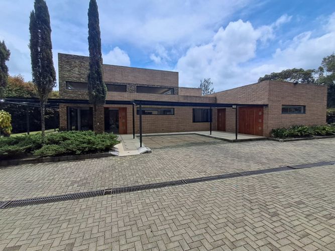 Casa de 5 alcobas en venta en Alcala, Envigado, 582 m² · foto 23 de 23