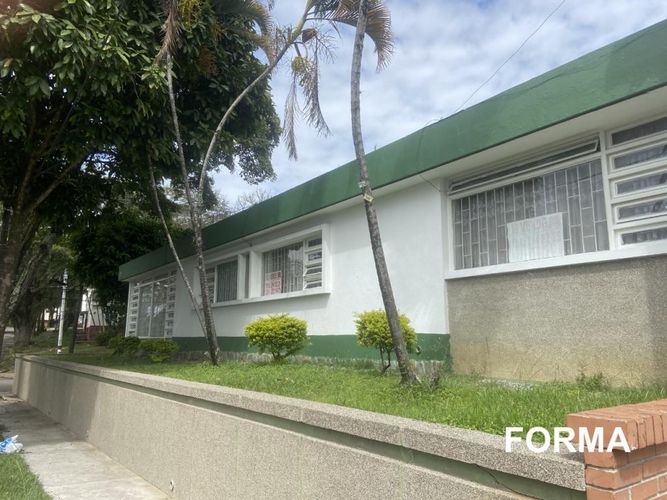 Casa de 4 alcobas en venta en Cadiz, Ibagué, 395 m² · foto 2 de 24