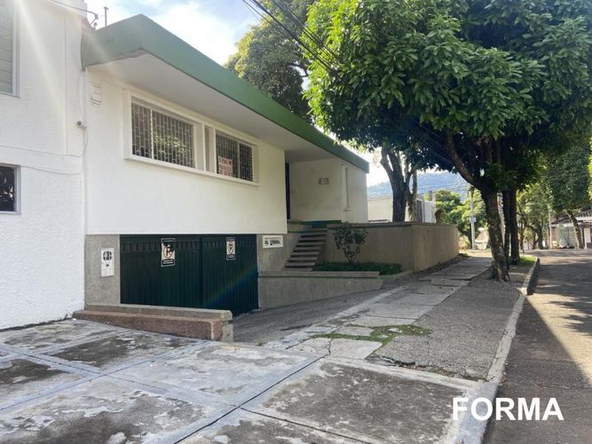 Casa de 4 alcobas en venta en Cadiz, Ibagué, 395 m² · foto 3 de 24