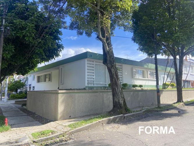 Casa de 4 alcobas en venta en Cadiz, Ibagué, 395 m² · foto 5 de 24