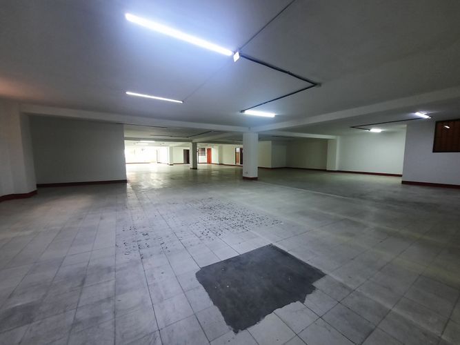 Bodega en arriendo en Caribe, Medellín, 530 m² · foto 3 de 10
