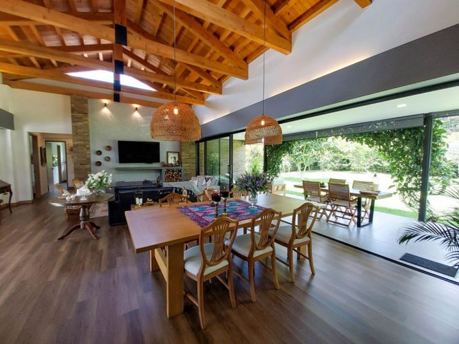 Casa de 3 alcobas en venta en La Convencion, Rionegro, 330 m² · foto 4 de 24