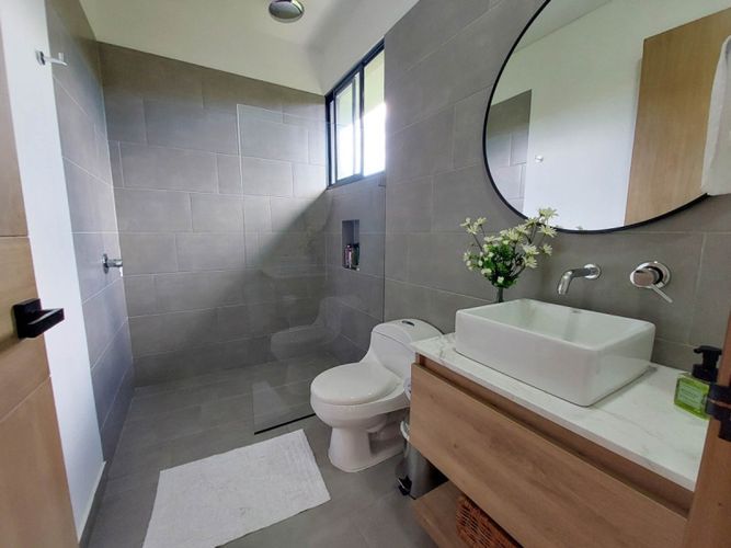 Casa de 3 alcobas en venta en La Convencion, Rionegro, 330 m² · foto 13 de 24