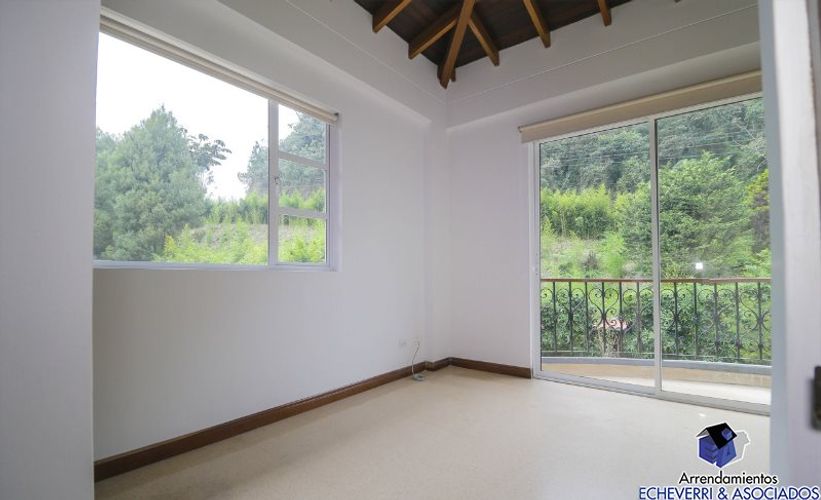 Casa de 6 alcobas en venta en Loma Del Escobero, El Retiro, 1400 m² · foto 6 de 15