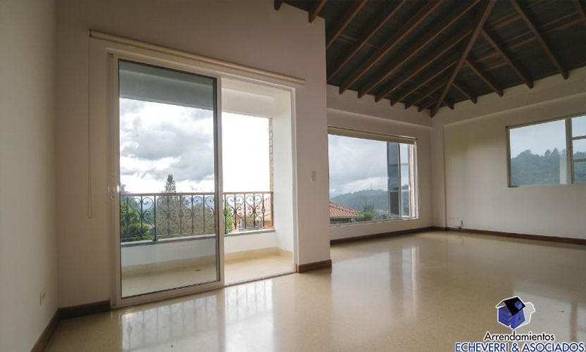 Casa de 6 alcobas en venta en Loma Del Escobero, El Retiro, 1400 m² · foto 8 de 15