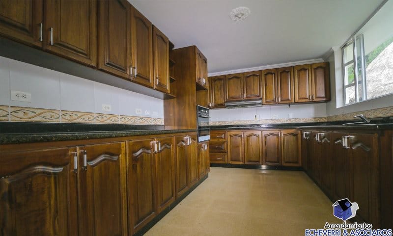Casa de 6 alcobas en venta en Loma Del Escobero, El Retiro, 1400 m² · foto 9 de 15