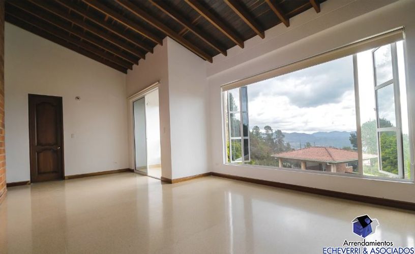 Casa de 6 alcobas en venta en Loma Del Escobero, El Retiro, 1400 m² · foto 11 de 15