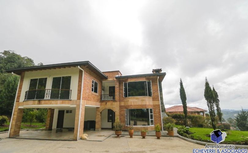 Casa de 6 alcobas en venta en Loma Del Escobero, El Retiro, 1400 m² · foto 13 de 15