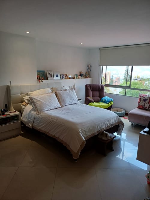 Apartamento de 3 alcobas en arriendo en El Tesoro, Medellín, 143 m² · foto 4 de 12
