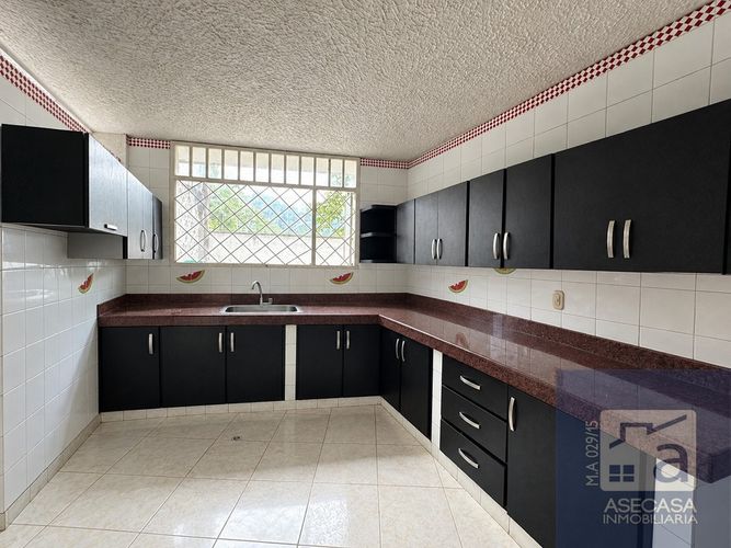 Casa de 5 alcobas en venta en Sotomayor, Bucaramanga, 350 m² · foto 10 de 20