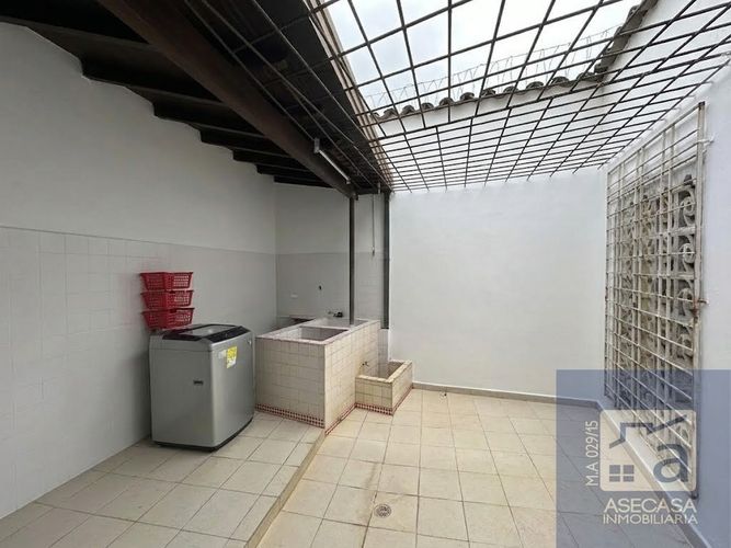Casa de 5 alcobas en venta en Sotomayor, Bucaramanga, 350 m² · foto 13 de 20