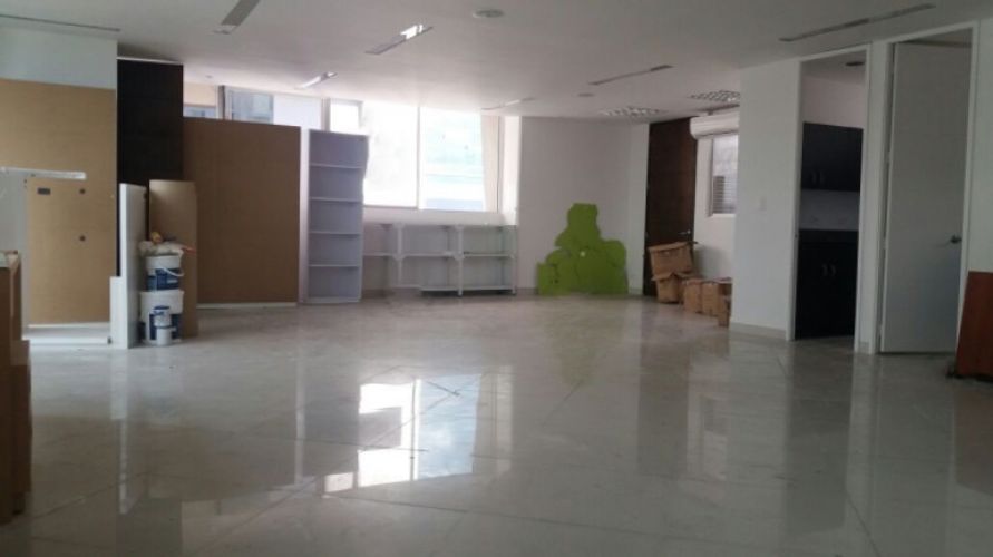 Oficina en venta en El Poblado, Medellín, 97 m² · foto 2 de 5