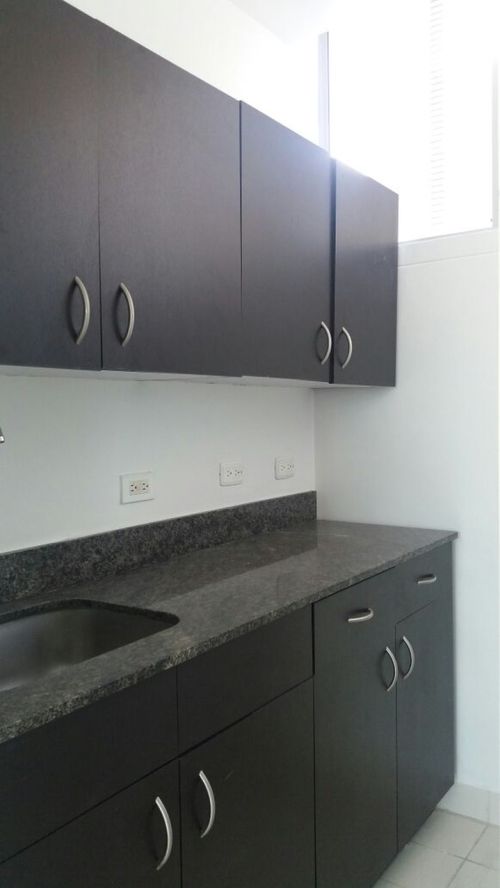 Oficina en venta en El Poblado, Medellín, 97 m² · foto 4 de 5