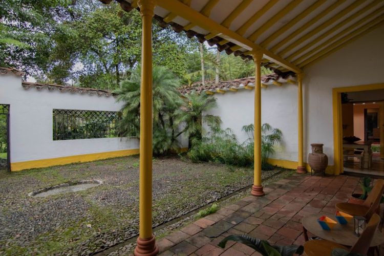 Casa de 5 alcobas en venta en El Poblado, Medellín, 600 m² · foto 9 de 24