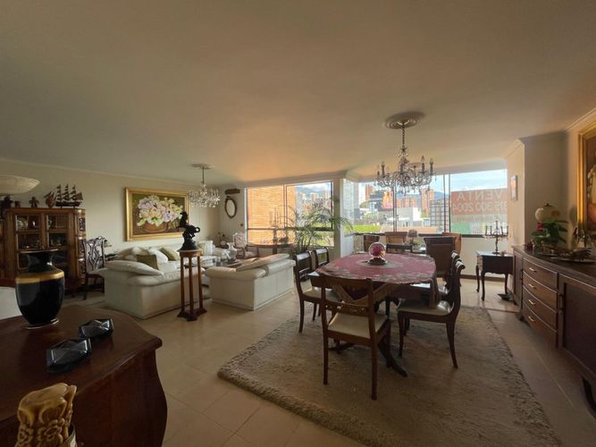 Apartamento de 3 alcobas en venta en Lalinde, Medellín, 191 m² · foto 4 de 16