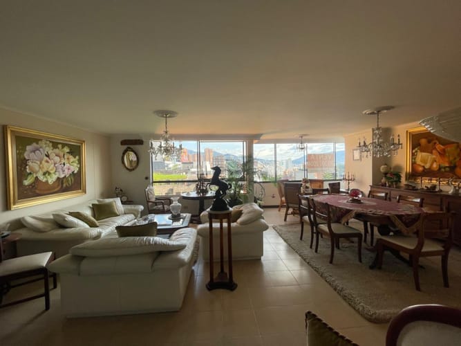 Apartamento de 3 alcobas en venta en Lalinde, Medellín, 191 m² · foto 5 de 16