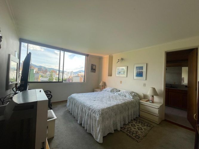 Apartamento de 3 alcobas en venta en Lalinde, Medellín, 191 m² · foto 11 de 16