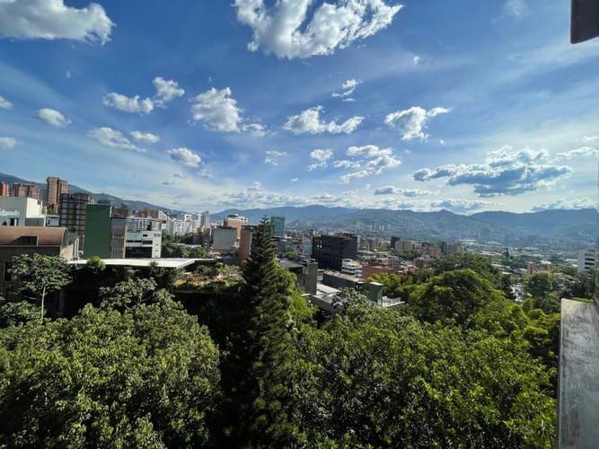 Apartamento de 3 alcobas en venta en Lalinde, Medellín, 191 m² · foto 15 de 16