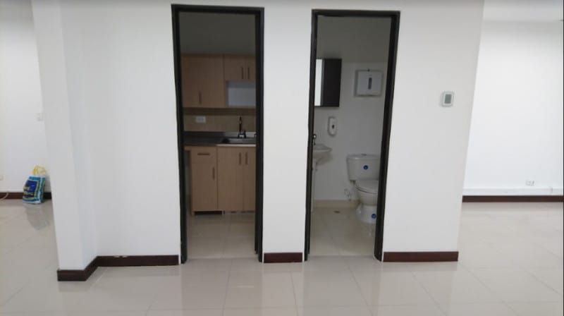 Oficina en venta en Aeroparque Juan Pablo Ii, Medellín, 75 m² · foto 4 de 5