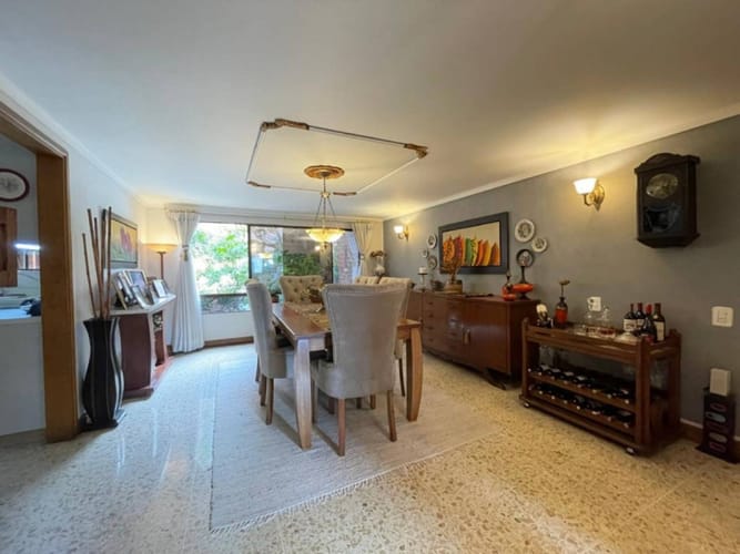 Apartamento de 3 alcobas en venta en Los Naranjos, Medellín, 226 m² · foto 4 de 16