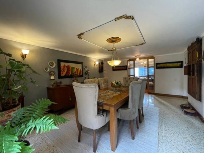 Apartamento de 3 alcobas en venta en Los Naranjos, Medellín, 226 m² · foto 8 de 16