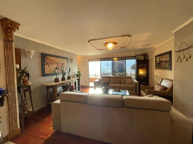 Apartamento de 3 alcobas en venta en Los Naranjos, Medellín, 226 m² · foto 12 de 16