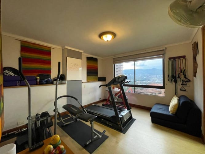 Apartamento de 3 alcobas en venta en Los Naranjos, Medellín, 226 m² · foto 14 de 16