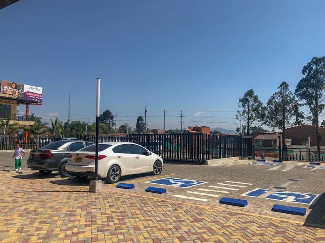 Local en arriendo en Los Colegios, Rionegro, 27 m² · foto 3 de 3
