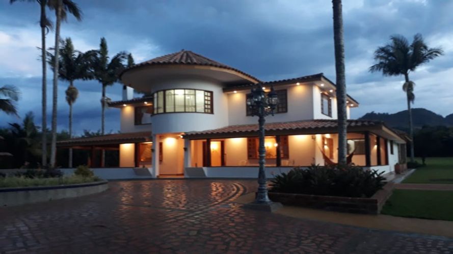 Finca en venta en Los Colegios, Rionegro, 1000 m² · foto 2 de 3