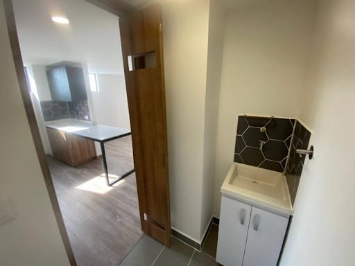Apartamento de 2 alcobas en arriendo en Zona Industrial No. 1, Envigado, 75 m² · foto 3 de 17