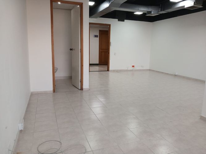Oficina en arriendo en El Poblado, Medellín, 37 m² · foto 4 de 8