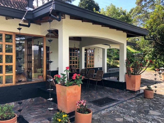 Finca en venta en Guarne, 454 m² · foto 2 de 21