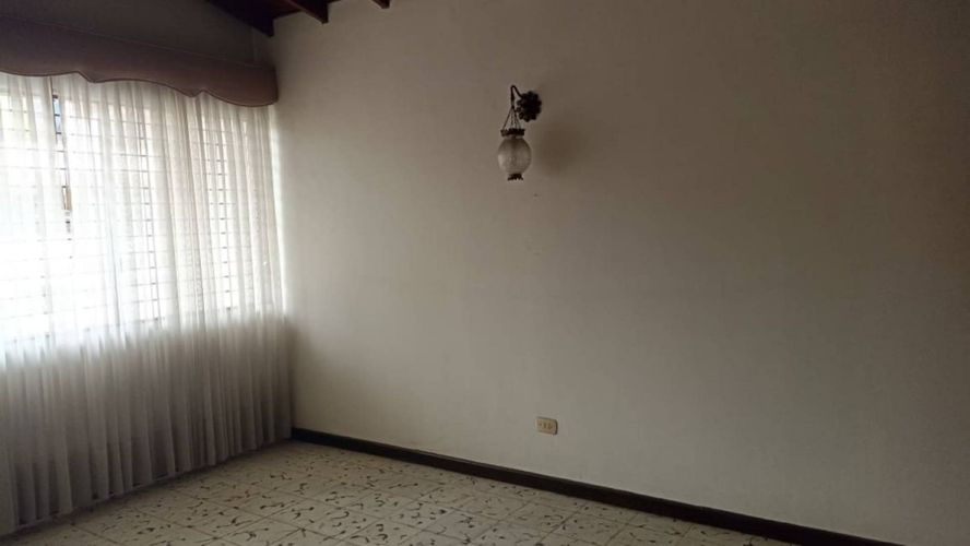 Casa de 4 alcobas en venta en Simon Bolivar, Medellín, 260 m² · foto 12 de 18
