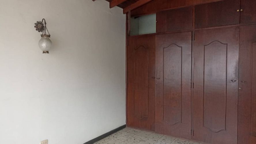 Casa de 4 alcobas en venta en Simon Bolivar, Medellín, 260 m² · foto 16 de 18