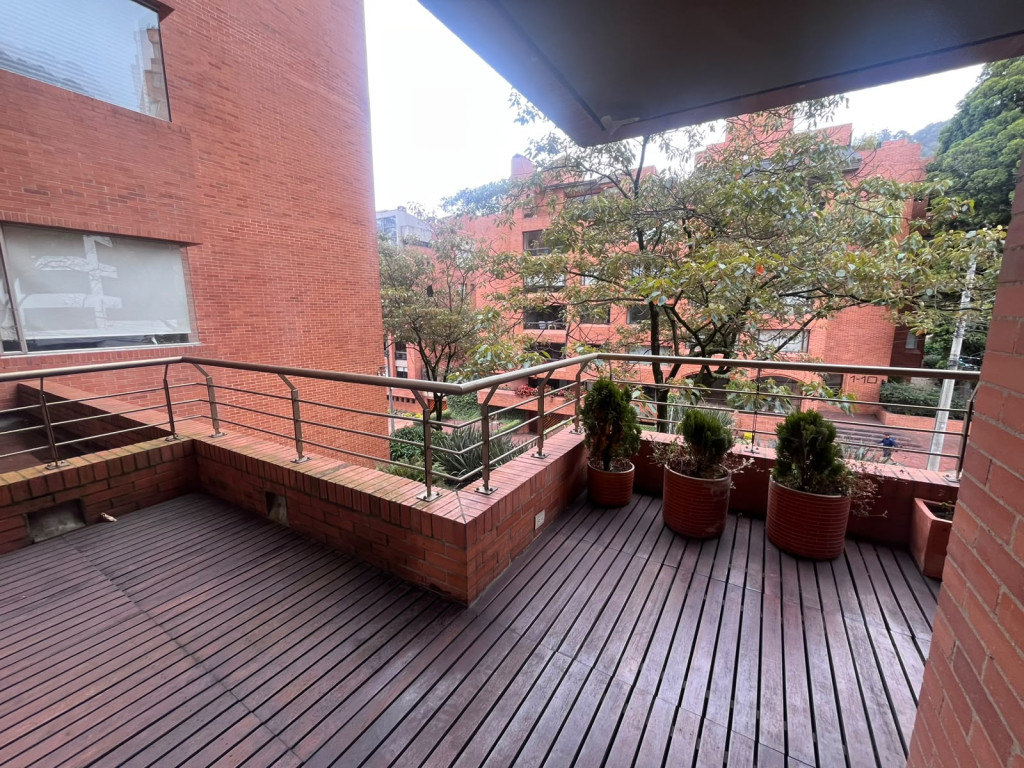 Apartamento en venta en Los Rosales, Bogotá · foto 2 de 19