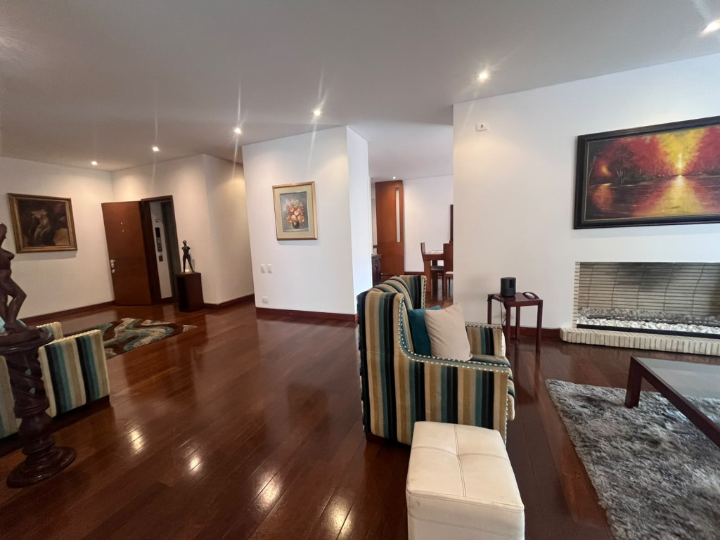 Apartamento en venta en Los Rosales, Bogotá · foto 8 de 19