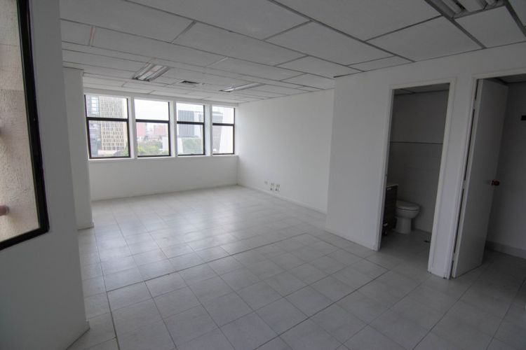 Oficina en venta en Centro Administrativo, Medellín, 47 m² · foto 2 de 5