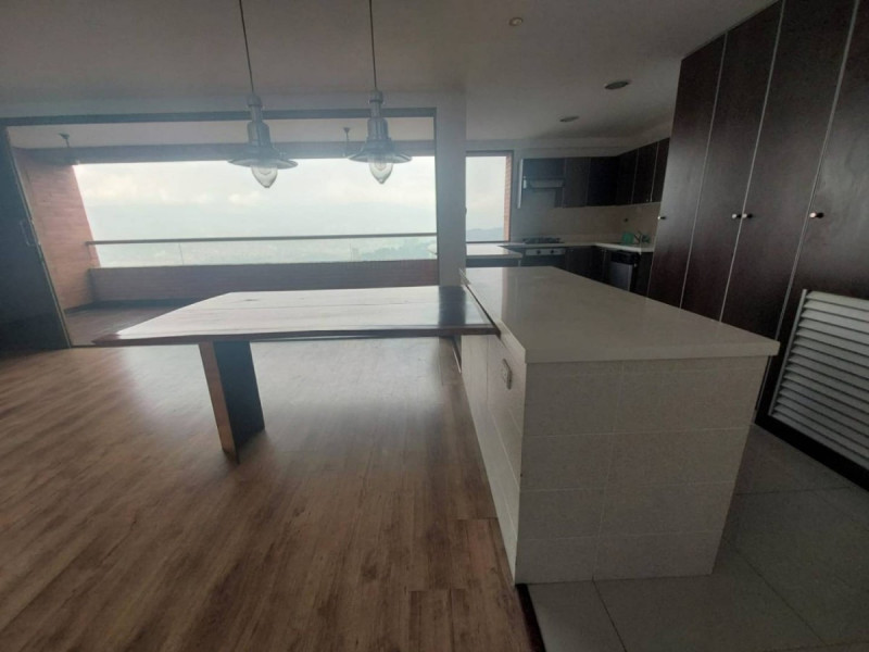 Apartamento en arriendo en El Poblado, Medellín · foto 4 de 20