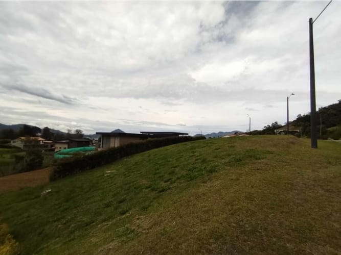 Lote en venta en El Tambo, La Ceja, 2935 m² · foto 3 de 6